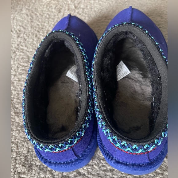 UGG Tasman Kids Size 5 in Cobalt Blue / Purple - Picture 4 of 7
